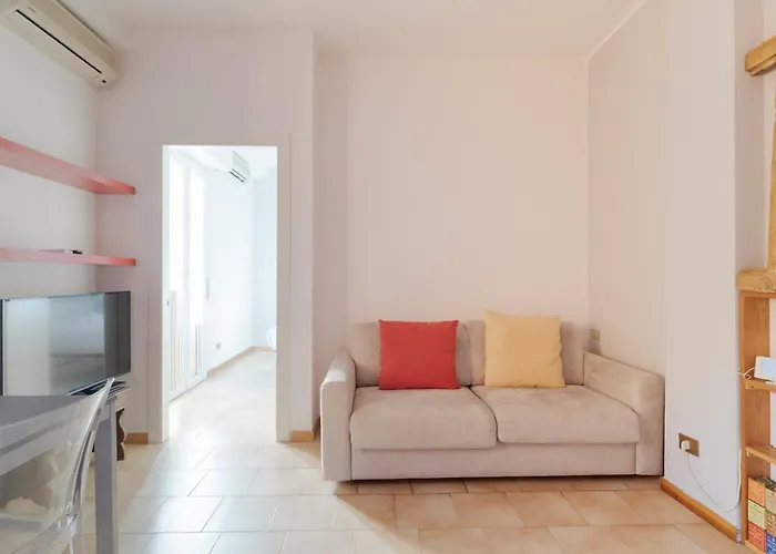 Guesthost - Cozy Nest In Washington District ميلان